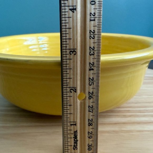 Vintage 90's Fiestaware Yellow 8.5 Inches Ceramic Vegetable Bowl With Glossy Fin - Picture 9 of 10
